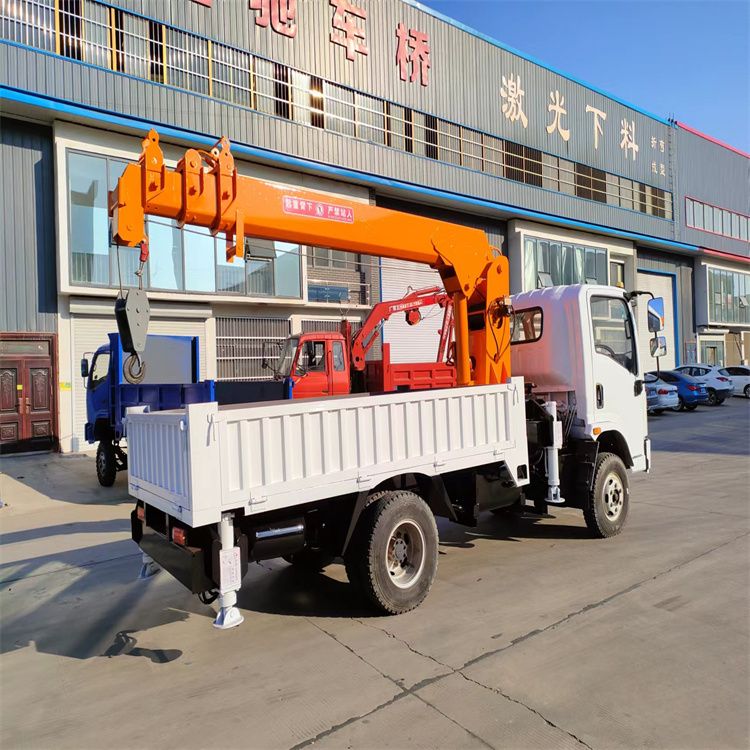 古蔺县三轮随车吊定制 农用改装机自备吊中瑞长期出售